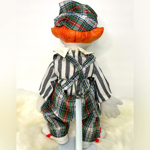 16โ Ceramic Clown Doll - Picture 3 of 6